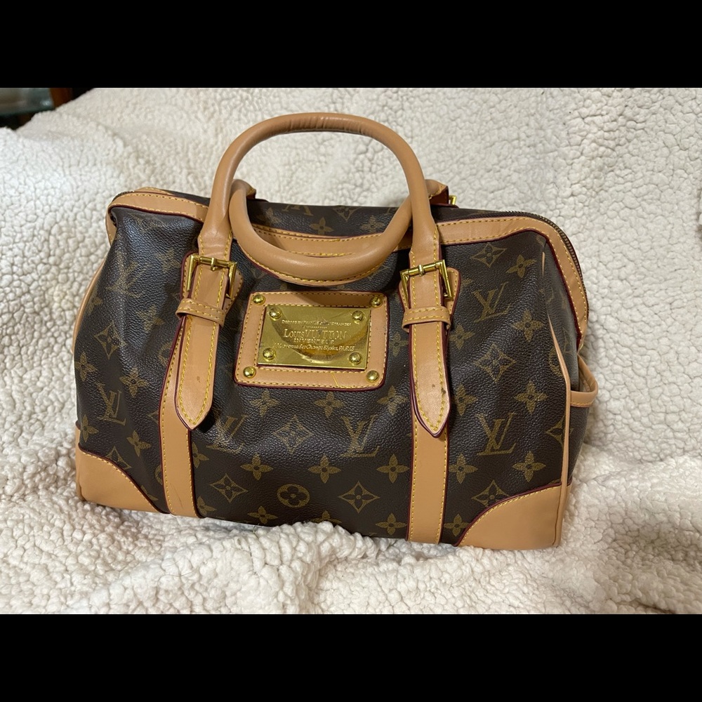 Louis Vuitton like handbag